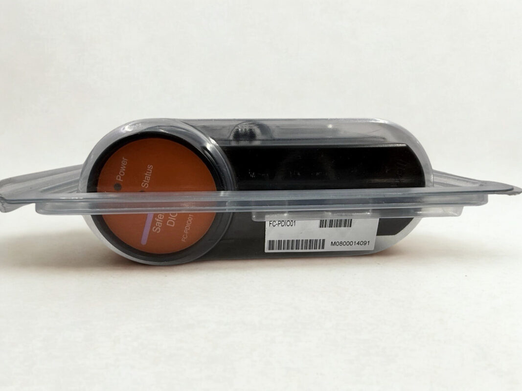 honeywell-fc-pdio01-sdio-module-side-indicators Side profile of Honeywell FC-PDIO01 Safety Digital IO Module highlighting the Power and Status LED indicator panel and barcoded model identification