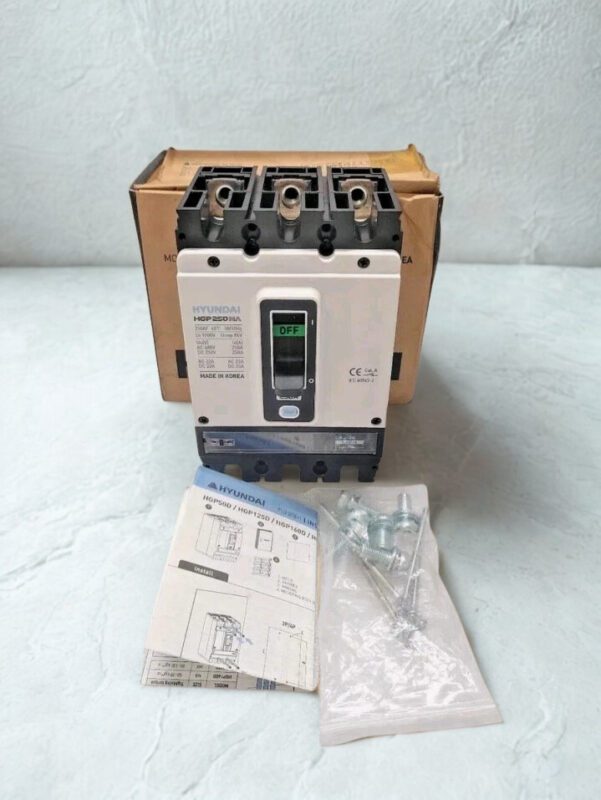 hyundai-hgp250na-mccb-complete-package Complete product package including the Hyundai HGP250NA 3-pole breaker, original box, installation manual, and hardware kit