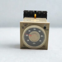 Perspective view of a BMW E90 2.5L N52 engine crankshaft, highlighting the dynamic balancing weights and polished rod journals