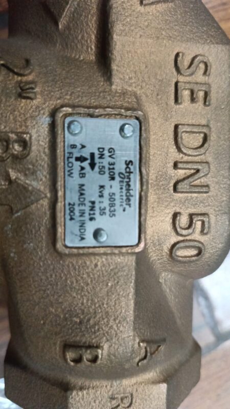 Nameplate of the Schneider Electric GV310R-50B35 showing DN50, Kvs 35, and PN16 ratings Close-up of Schneider Electric Valve Nameplate DN50 PN16