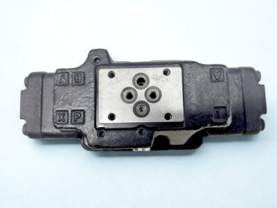 Parker D41VW002C2NJW91 Pilot Stage Interface Top view of Parker D41VW002C2NJW91 directional control valve showing the pilot valve connection ports and housing.