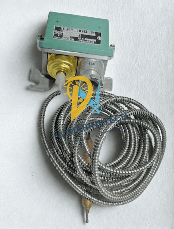 Mounting Base and Connection Port for BNS-C1070PL5Q Temperature Control. Bottom view of Saginomiya BNS-C1070PL5Q showing mounting brackets and entry point for thermal capillary system.