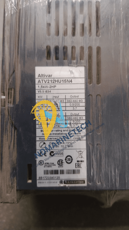 Schneider Electric ATV212HU15N4 Technical Label and Specifications. Technical nameplate of Schneider Electric ATV212HU15N4 Altivar 212 VFD showing 1.5kW 2HP power ratings and input-output voltage specs.