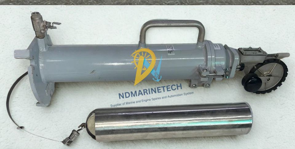Honeywell Enraf Tanksystem HERMetic Sampler GT4 Unit with 1.8L Stainless Steel Bottle Portable gas-tight Honeywell Enraf Tanksystem HERMetic Sampler GT4 with a 1.8-liter stainless steel sampling bottle, tape winding mechanism, and deck valve mounting flange.