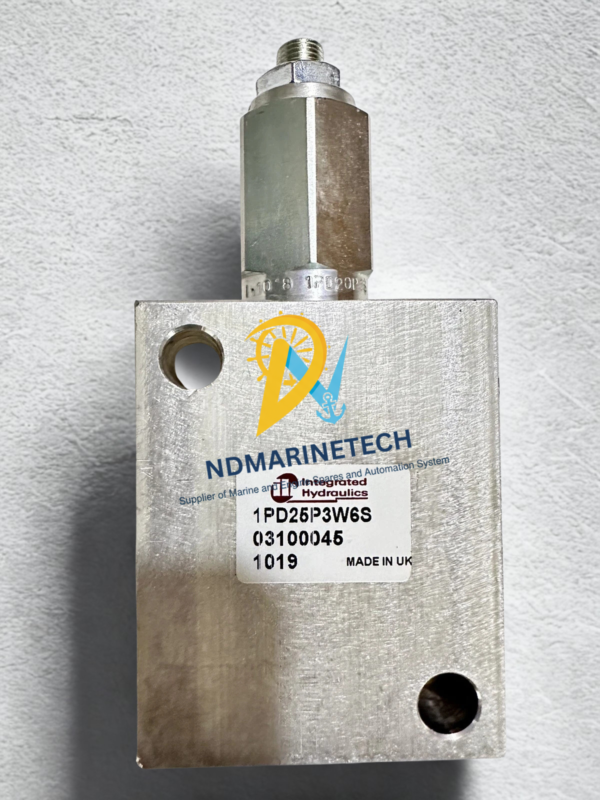 Integrated Hydraulics 1PD25P3W6S Technical Label View Integrated Hydraulics 1PD25P3W6S pressure reducing valve with product label showing part number 03100045 made in UK.