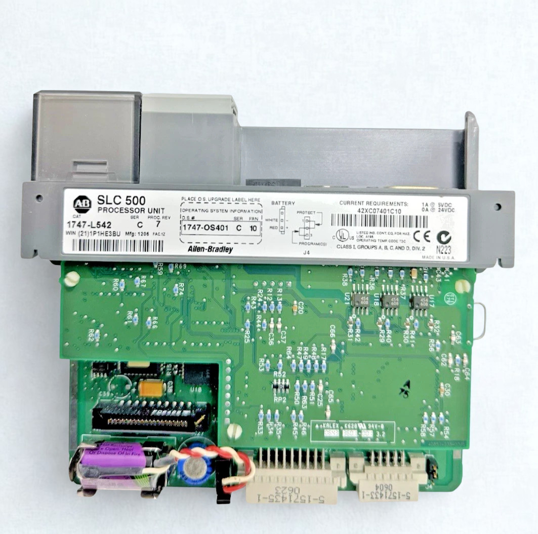 Allen-Bradley 1747-L542 Close-up of the label and internal components of the Allen-Bradley 1747-L542 SLC 5/04 processor.