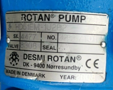 Desmi Rotan HD51EM-1U2B2 Pump Nameplate and Specifications Technical data nameplate of Desmi Rotan HD51EM-1U2B2 internal gear pump showing manufacturer details, model number, CE mark, and serial specifications.