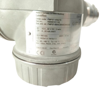 Factory Specification Plate and Order Code Verification – E+H 71082677 Transmitter Close-up of the Endress+Hauser FMP57 nameplate specifying order code FMP57-V0Q7/0, extended order code FMP57-BBACBAAEA4GGE, serial number K9005101132, 10.4-30VDC power ratings, and 16 bar MWP.