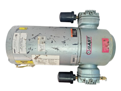Gast 5HCD-10-M533 Twin Cylinder Compressor Top Overview Full top-down layout view of the Gast 5HCD-10-M533 twin-cylinder oil-less piston air compressor highlighting symmetrical pump heads and full motor chassis.