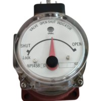 Front dial face of OVAL Valve Open-Shut Indicator model NPI45B10 showing the red needle pointer, SHUT to OPEN scale, OVAL logo, and the stamped 814cc capacity rating.