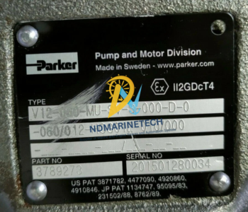 Manufacturer Nameplate and Part Number 3789273 Close-up technical shot of the black Parker Pump and Motor Division identification nameplate displaying part number 3789273 and model code V12-060-MU-SV-S-000-D-0.