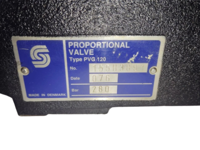 Sauer Danfoss PVG-120 Specification Nameplate - MPN 155H3891 Close-up of Sauer-Danfoss PVG-120 nameplate specifying type PVG-120, number 155H3891, and a 280 bar rating.