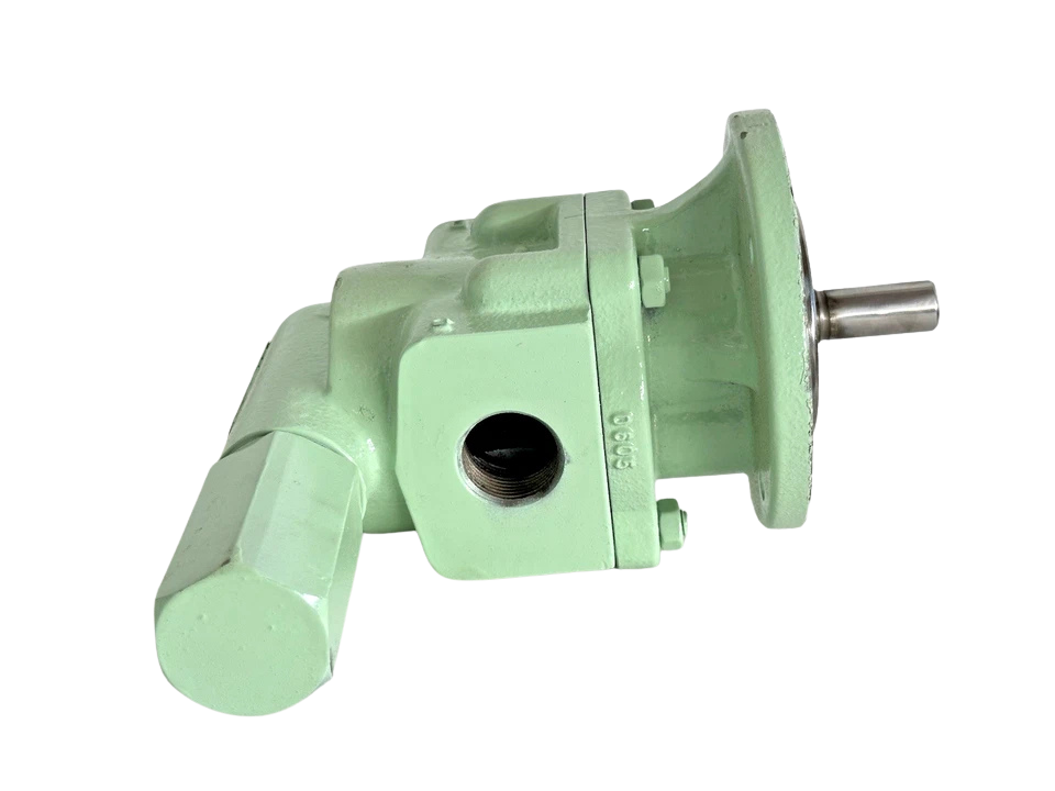Steimel SF2-8KRD Gear Pump Side profile of Steimel SF2-8KRD industrial marine gear pump highlighting fluid port connection