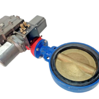 Damcos LPU Plus local power unit mounted on BRC 500-B1 actuator and blue marine butterfly valve