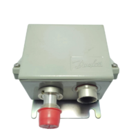 Danfoss EMP 2 084G2111 pressure transmitter port and cable gland entry view