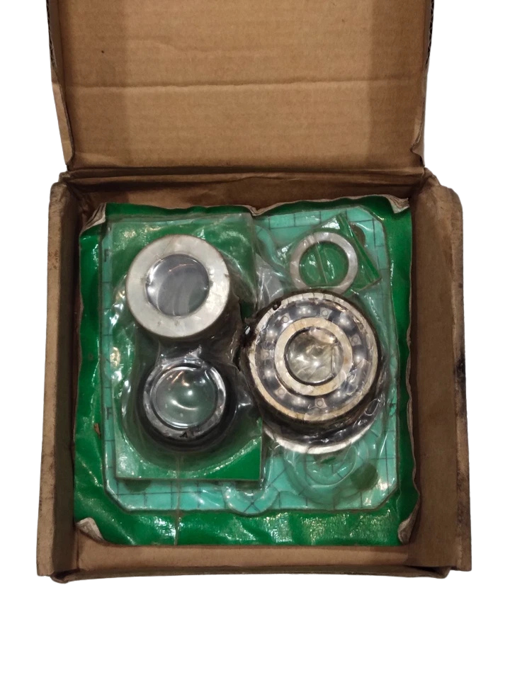 IMO ACG 045N7 NTBP pump overhauling kit8 OEM bearings and mechanical seal components inside the IMO ACG 045N7 NTBP spare parts box.