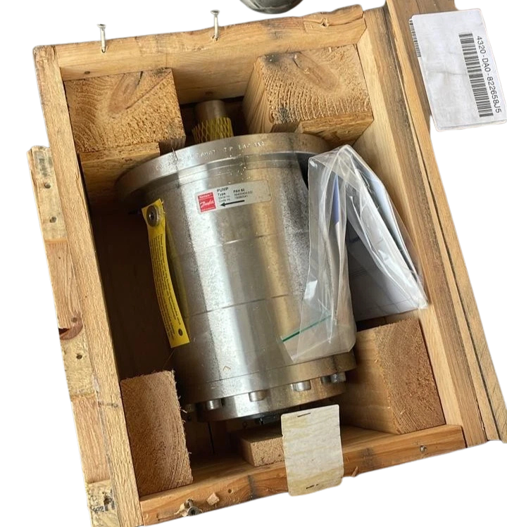 Danfoss PAH 80 180B0041 Danfoss PAH 80 high-pressure water pump 180B0041 in wooden shipping crate