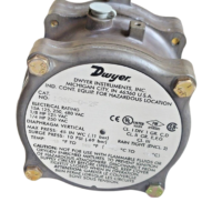 Dwyer 1950-0-2F explosion-proof differential pressure switch top view