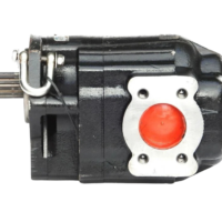 HYDRECO 015801 marine winch hydraulic gear motor side profile with SAE port plug