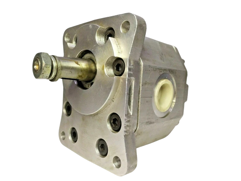 WPH PZ2-K-25-P hydraulic gear pump6 Angled front view of WPH PZ2-K-25-P pump showing 4-bolt mounting flange and shaft